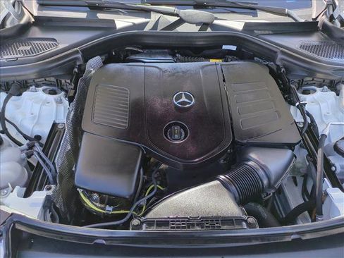 Used 2025 Mercedes-Benz GLC 300 image 23