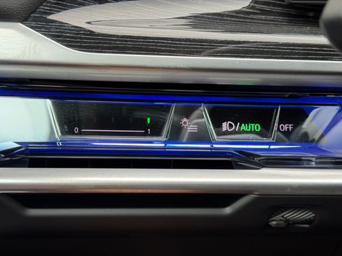 Used 2023 BMW 740i RWD image 21