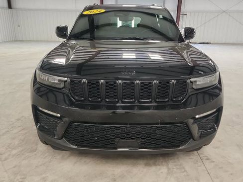Used 2024 Jeep Grand Cherokee Limited w/ Black Appearance Package RWD image 8
