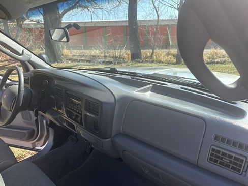 Used 2004 Ford Excursion XLT image 28