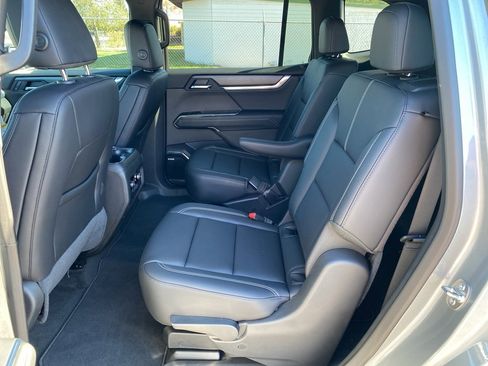 New 2025 GMC Acadia Elevation w/ Elevation Premium Package image 31