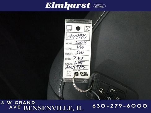 Used 2024 Volkswagen Taos SE image 32