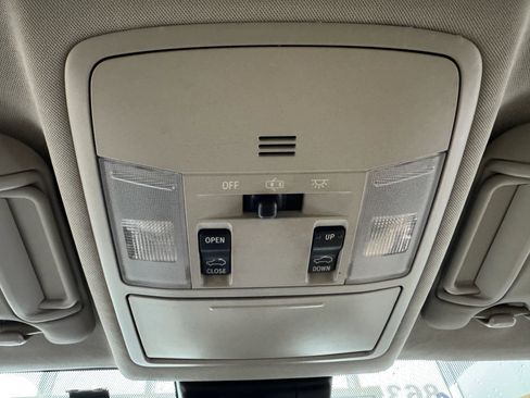 Used 2016 Toyota RAV4 Limited image 15