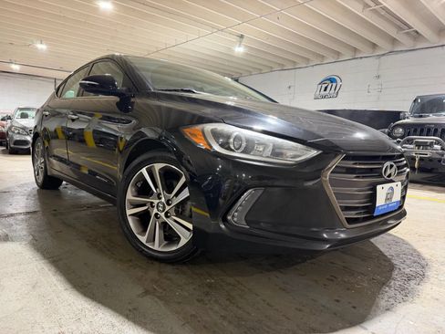 Used 2017 Hyundai Elantra Limited w/ Limited Tech Package 04 FWD image 5