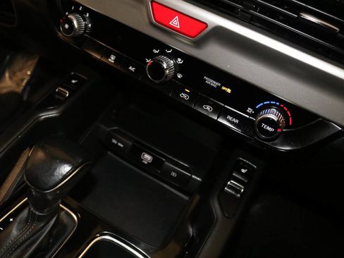 Used 2020 Kia Telluride S FWD image 29