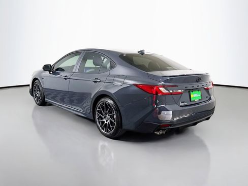 Used 2025 Toyota Camry SE w/ Convenience Package image 7