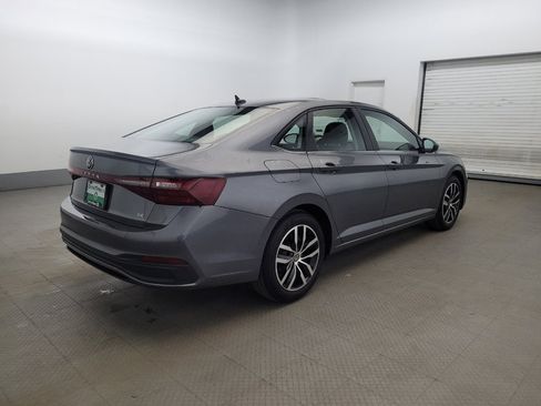 Used 2025 Volkswagen Jetta SE FWD image 9
