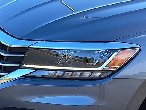 Used 2020 Volkswagen Passat 2.0T SE image 28