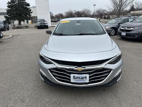 Used 2021 Chevrolet Malibu LS image 2