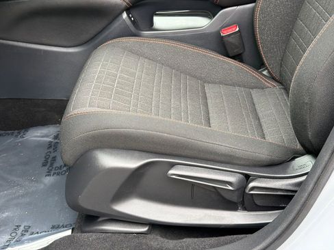 Certified 2025 Honda HR-V Sport image 13