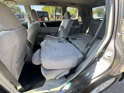 Used 2012 Toyota Highlander FWD image 24