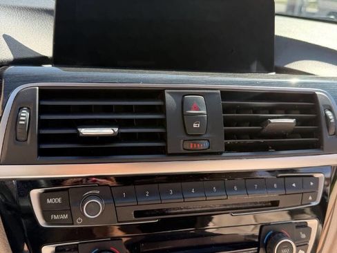 Used 2017 BMW 330e 330e iPerformance 4dr Sedan image 25