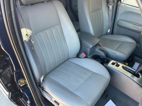 Used 2005 Jeep Liberty Limited AWD/4WD image 42