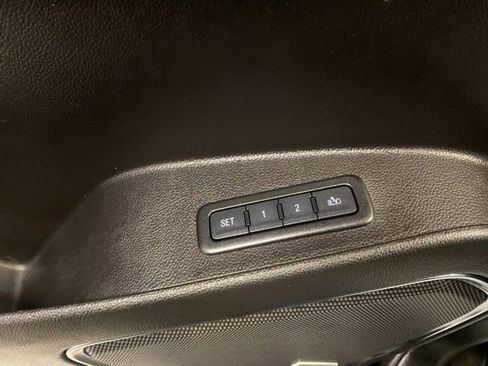 Used 2016 Chevrolet Tahoe LT AWD/4WD image 32