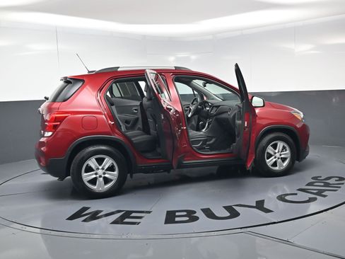 Used 2020 Chevrolet Trax LT w/ Driver Confidence Package image 25