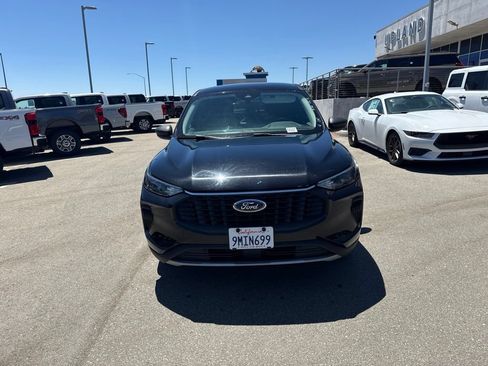Used 2024 Ford Escape Active AWD/4WD image 2