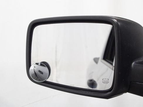 Used 2022 RAM 1500 Classic SLT image 18