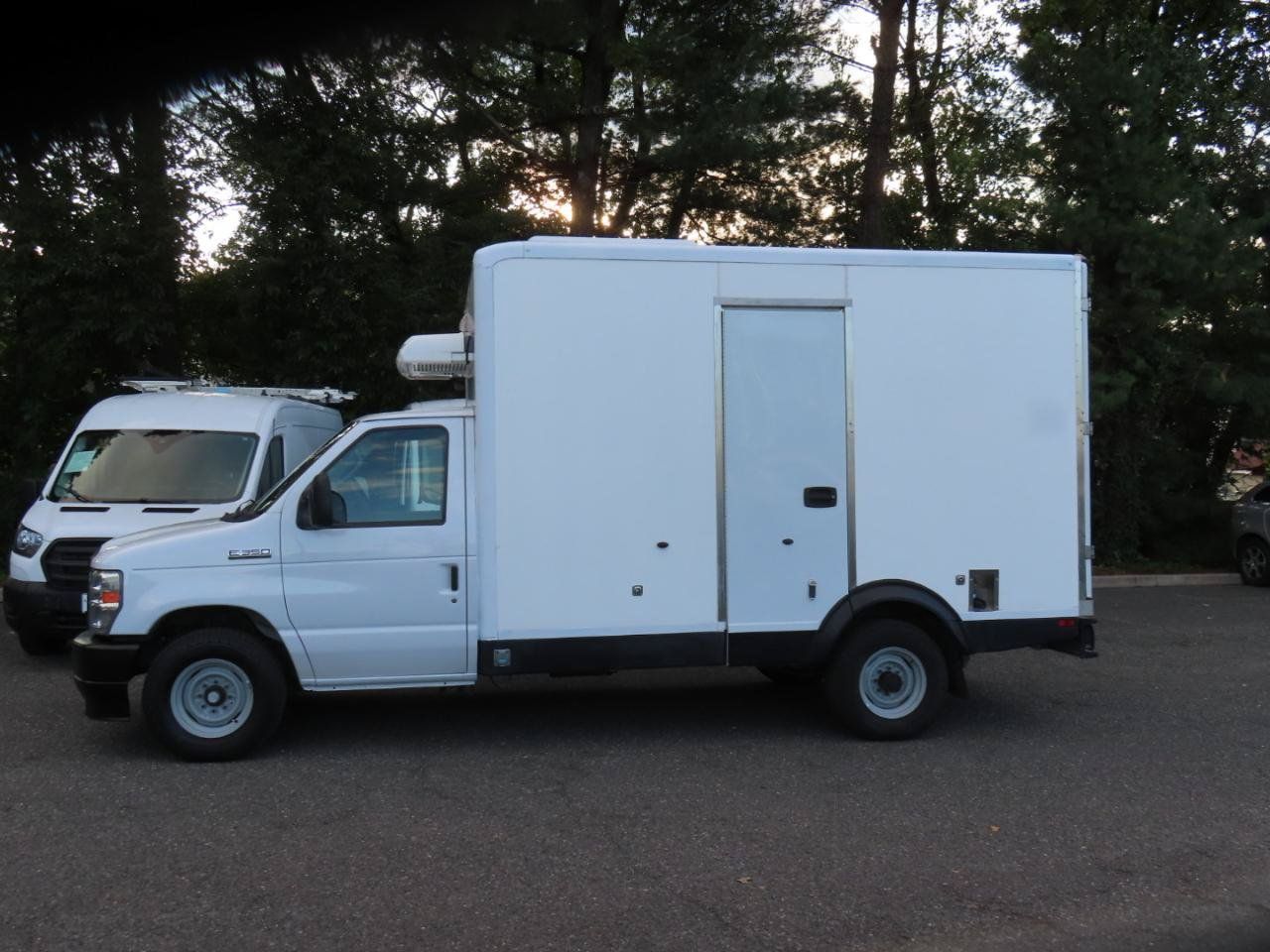 Used 2023 Ford E-350 and Econoline 350 Super Duty w/ Power Windows & Locks Group RWD image 3