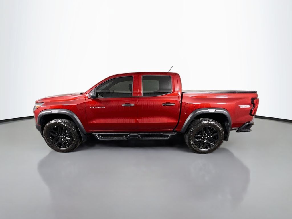 Used 2025 Chevrolet Colorado Trail Boss AWD/4WD image 4