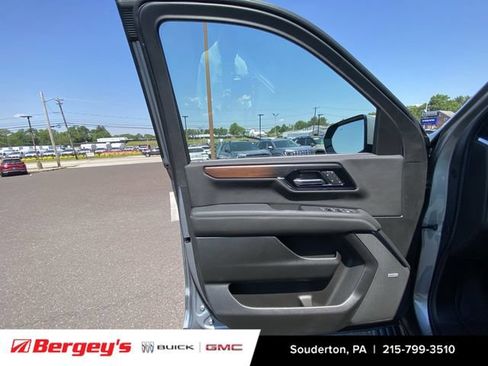 New 2026 GMC Yukon Denali w/ Denali Reserve Package AWD/4WD image 24