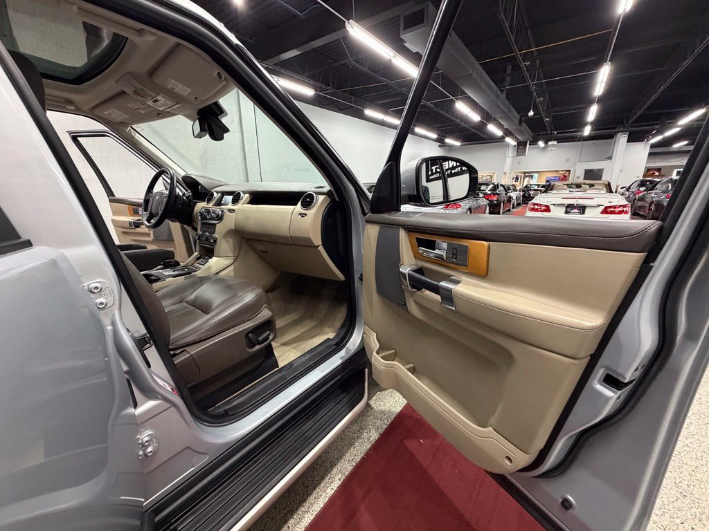 Used 2016 Land Rover LR4 HSE LUX AWD/4WD image 44