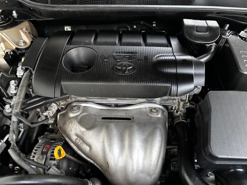 Used 2011 Toyota Camry LE image 36