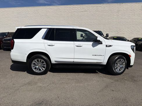 Used 2024 GMC Yukon Denali RWD image 4
