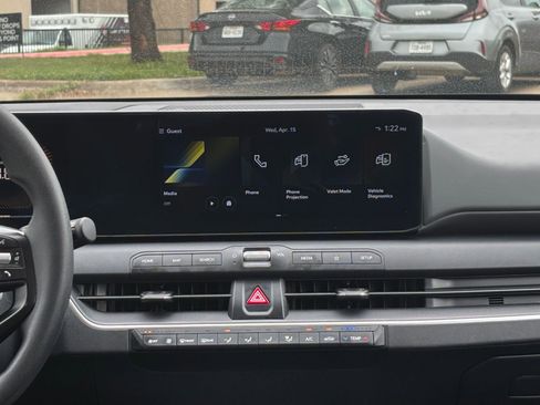 Used 2025 Kia K4 LXS image 17