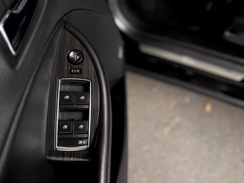 Used 2019 Chevrolet Impala Premier FWD image 34