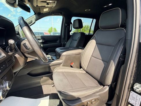 Used 2023 GMC Yukon XL SLT AWD/4WD image 9
