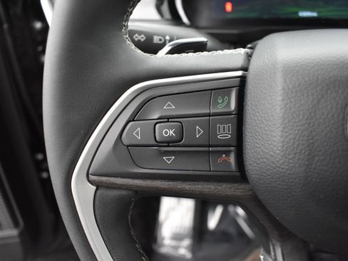 Used 2023 Jeep Grand Cherokee 4WD 4xe image 6