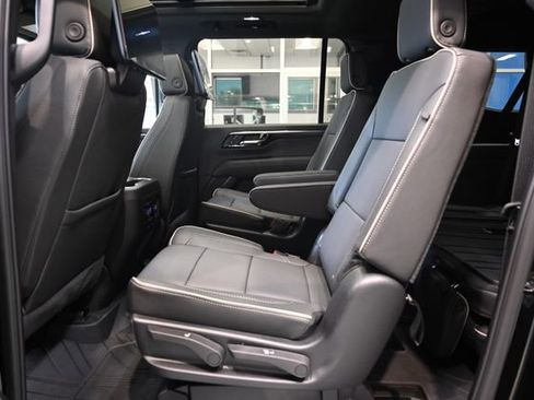 New 2026 Chevrolet Suburban Premier AWD/4WD image 11