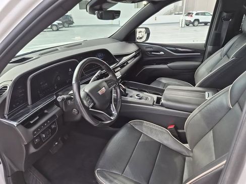 Used 2021 Cadillac Escalade Sport w/ LPO, Illumination Package image 15