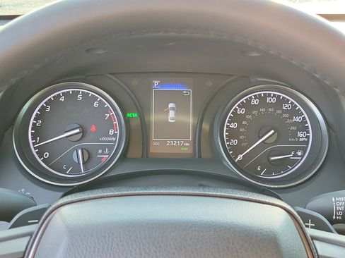 Used 2024 Toyota Camry SE image 25