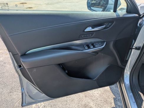 Used 2025 Cadillac XT4 Premium Luxury FWD image 11