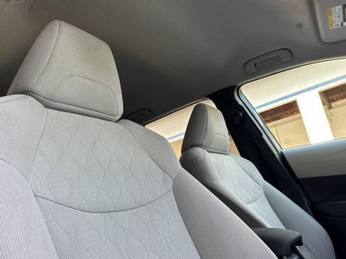 Used 2022 Toyota Corolla Cross LE image 21