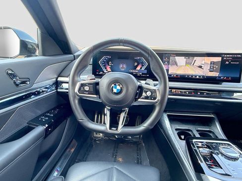 Used 2024 BMW 740i xDrive w/ Premium Package 2 AWD/4WD image 11