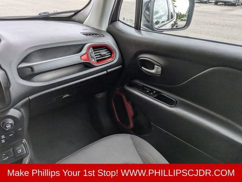 Certified 2023 Jeep Renegade Trailhawk AWD/4WD image 16