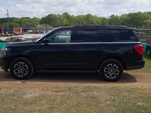 Used 2024 Ford Expedition XLT AWD/4WD image 10