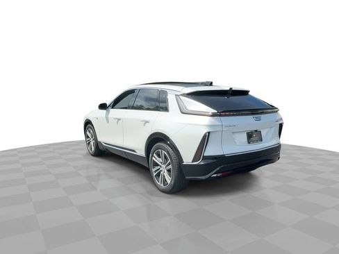 Used 2024 Cadillac Lyriq Luxury image 6