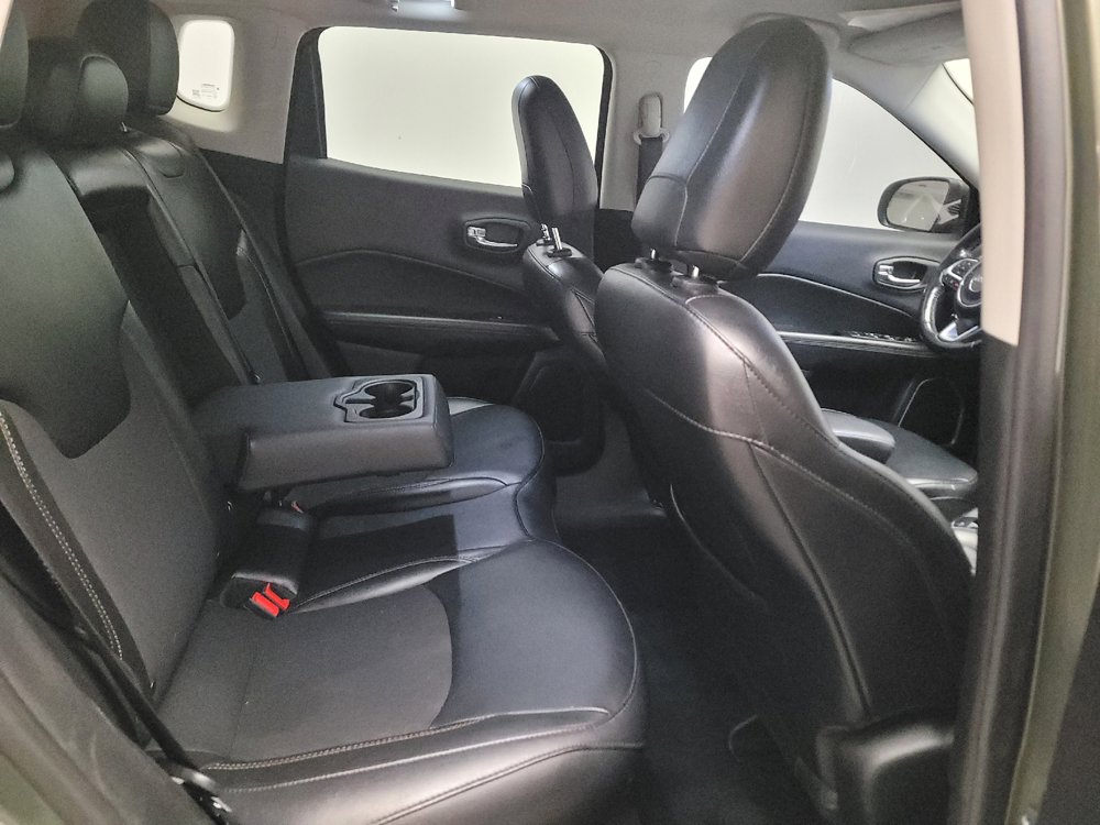 Used 2020 Jeep Compass Latitude w/ Cold Weather Group AWD/4WD image 19