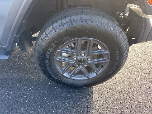 Used 2024 Jeep Wrangler Unlimited Sport AWD/4WD image 11