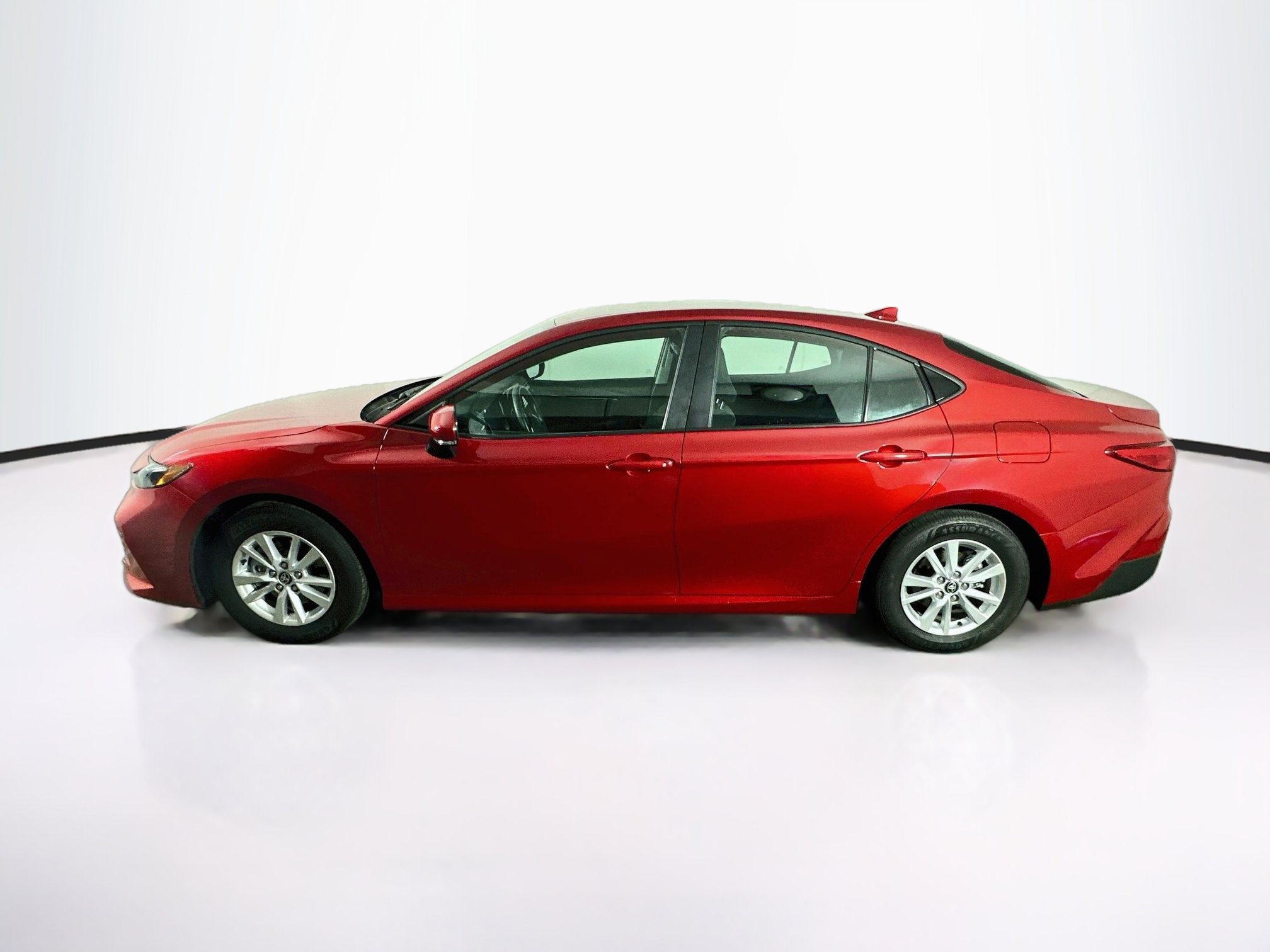 Used 2026 Toyota Camry LE FWD image 4
