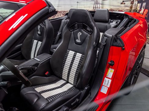 Used 2013 Ford Mustang Shelby GT500 image 13