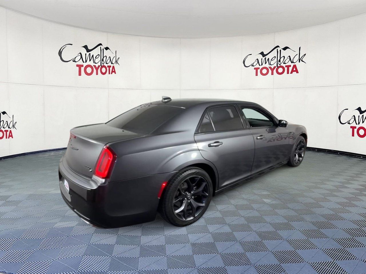 Used 2021 Chrysler 300 S RWD image 2