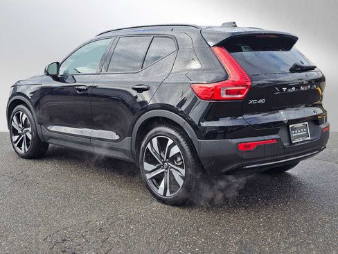Certified 2024 Volvo XC40 B5 Plus w/ Climate Package AWD/4WD image 5