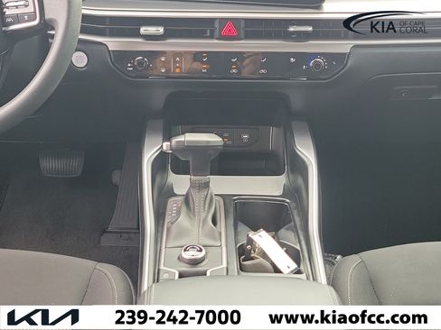 Certified 2025 Kia Sorento LX FWD image 19