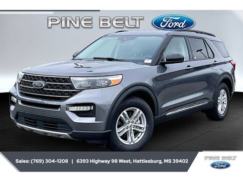 Used 2021 Ford Explorer XLT w/ Equipment Group 202A RWD image 5