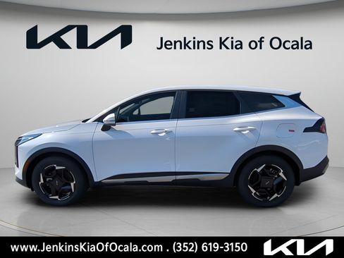 Certified 2026 Kia Sportage EX FWD image 6