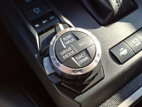 Used 2025 Toyota Tacoma TRD Off-Road AWD/4WD image 26